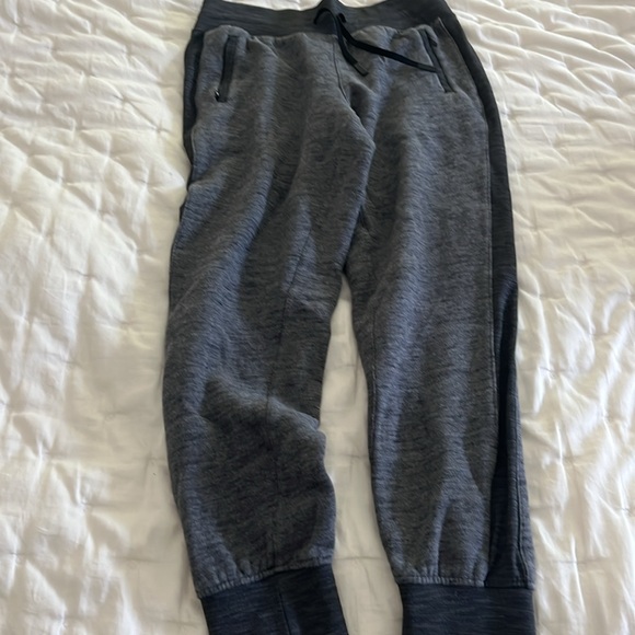 LULULEMON Grey and black Athletic Joggers size 6 - Picture 6 of 8